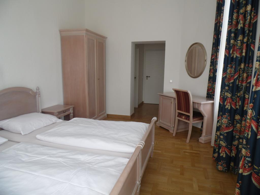 Augustenhof Bad Elster Pokoj fotografie